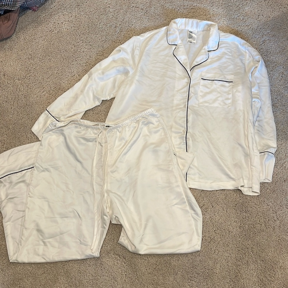 H&M Ivory & Black Long Pant Pajama Set